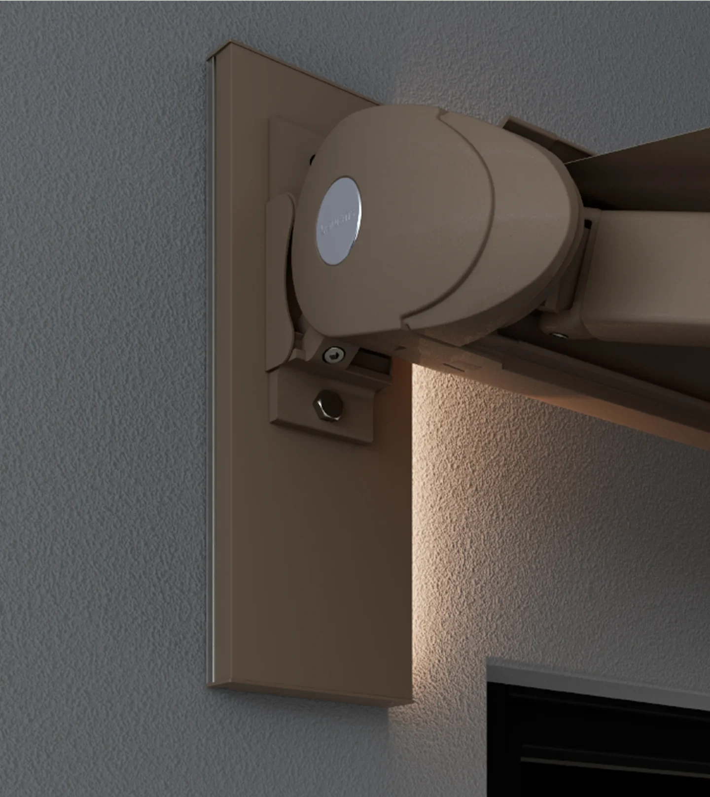 Lewens Vertikalkonsole montiert an einer strukturierten grauen Wand. Die schlanke, vertikale Befestigungskonsole in Braun verteilt die Last von Markisen, Pergolen und Fassadenanlagen flächig auf der Wand. An der rechten Kante der Konsole ist eine weiße LED-Beleuchtung integriert. Die Konsole liegt flach an der Wand an, ohne auffällige Druckplatten.